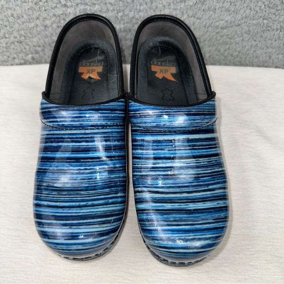Dansko Shoes XP Pro Womens EU 36 US 6 Blue Striped Patent Leather Clogs - Picture 8 of 9